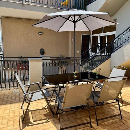 Вилла Acquamarina Luxury House Ачи Костелло Экстерьер фото