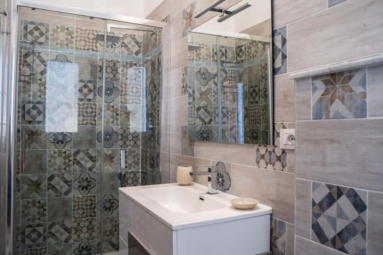 Вилла Acquamarina Luxury House Ачи Костелло Экстерьер фото