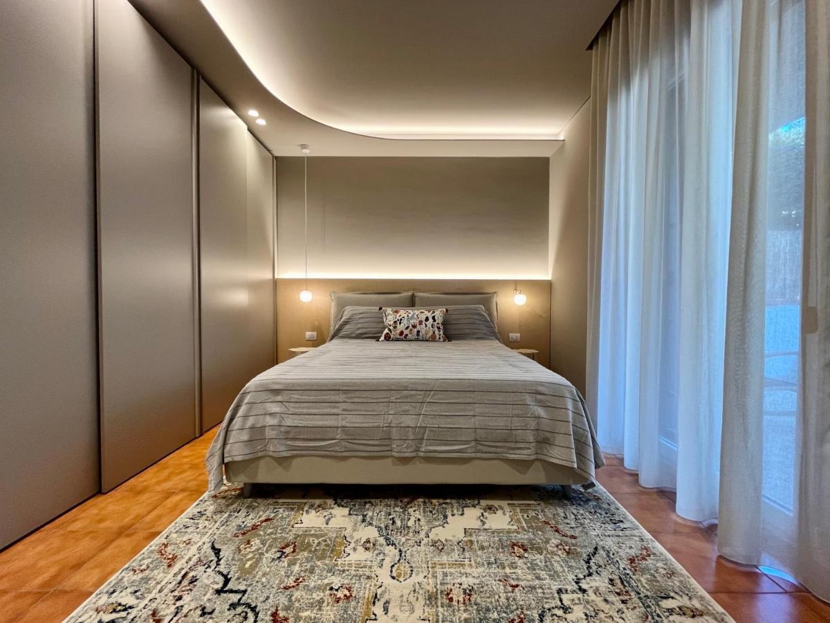 Вилла Acquamarina Luxury House Ачи Костелло Экстерьер фото
